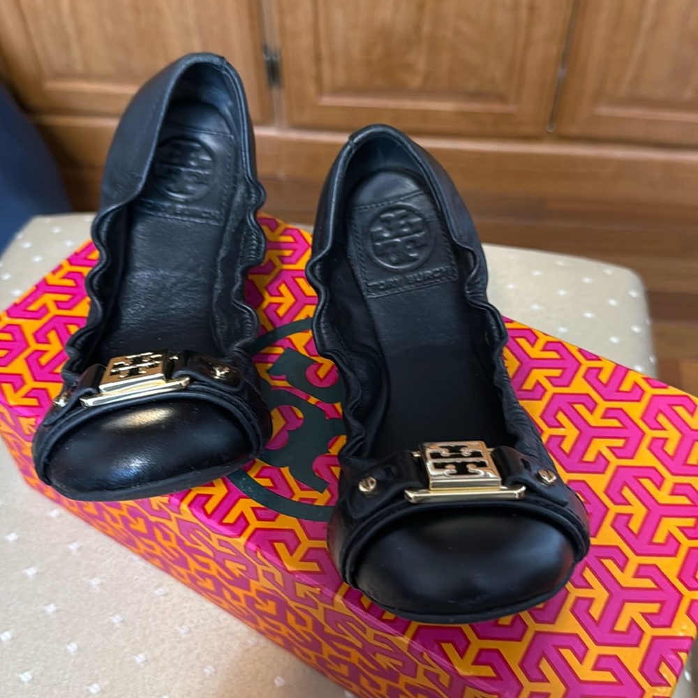 Tory Burch Ambrose Ballet size 5.5